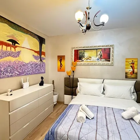 Luxury 6 Near Square 21 Apartment Tirana