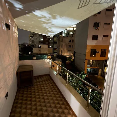Apartment Luxury 6 Near Square 21