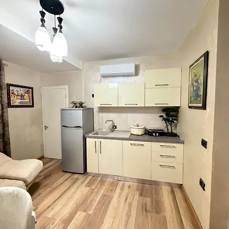 Luxury 6 Near Square 21 Apartment *