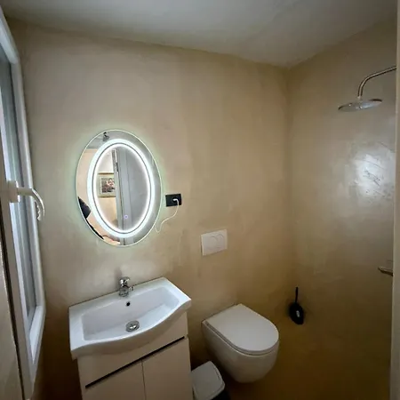 Luxury 6 Near Square 21 Apartment *